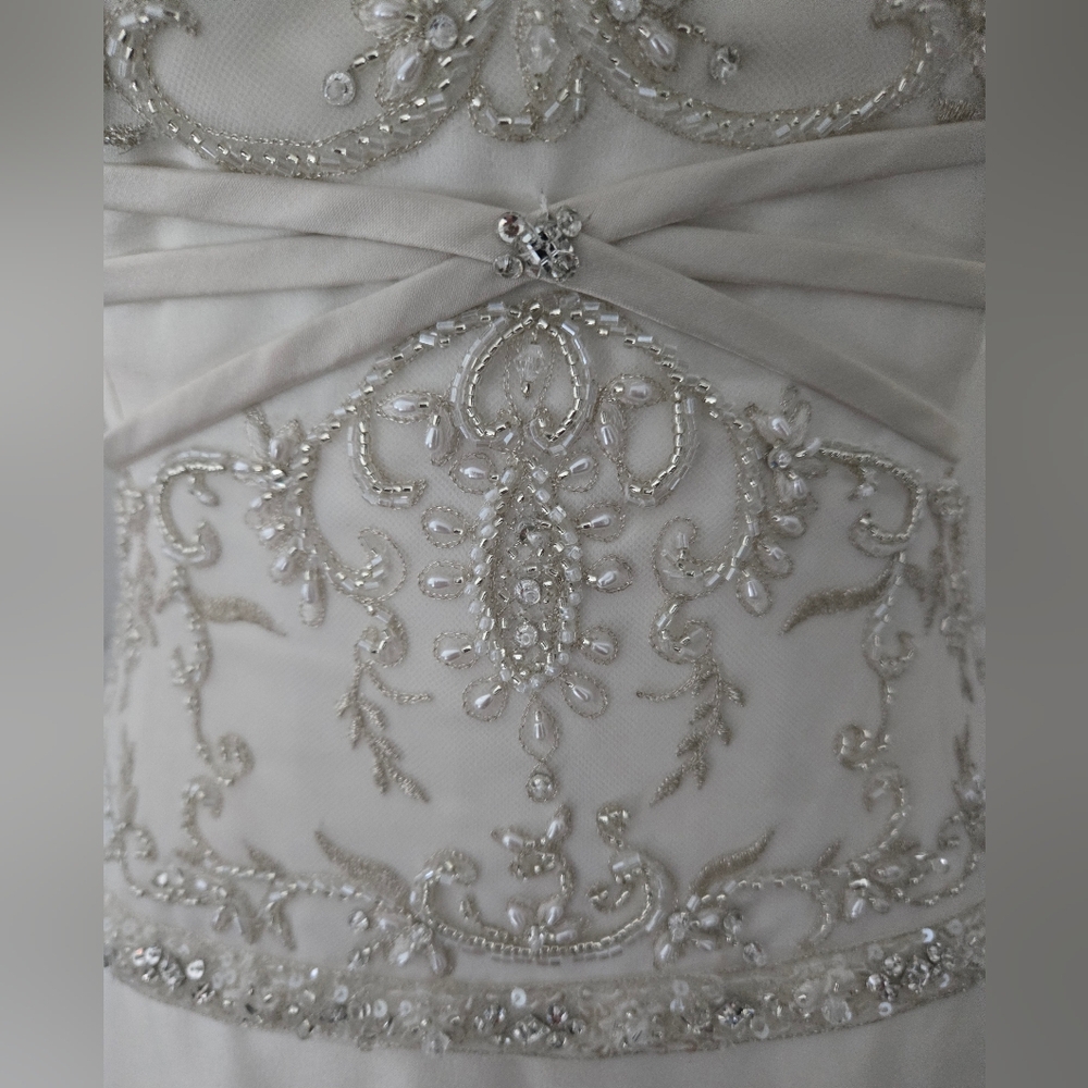 Elegant White Strapless Wedding Dress - Picture 4 of 9